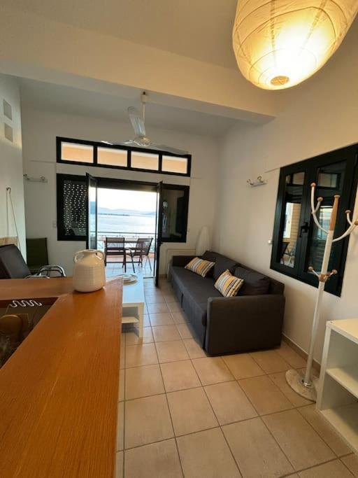 Appartement Avec Vue Aegina Esterno foto