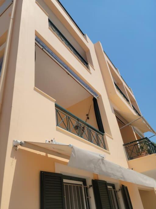 Appartement Avec Vue Aegina Esterno foto