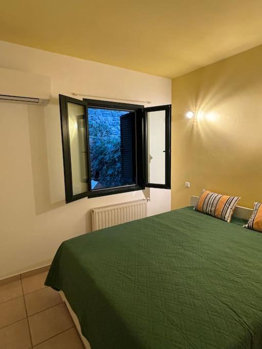 Appartement Avec Vue Aegina Esterno foto