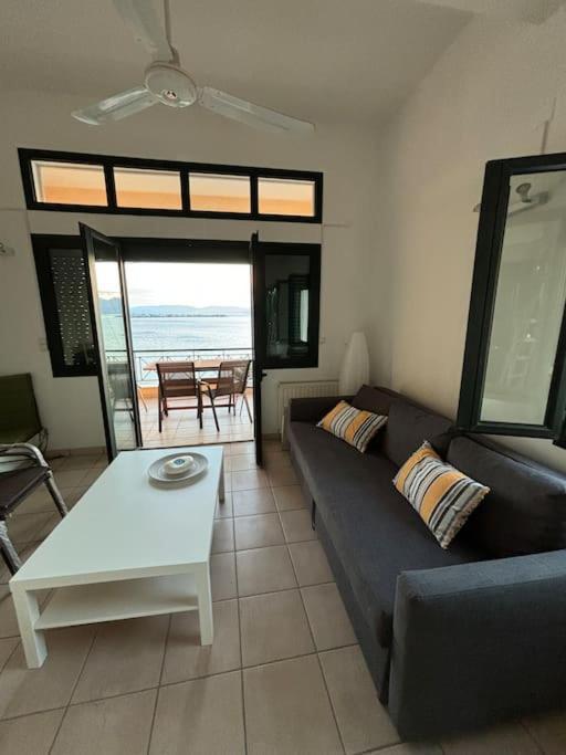 Appartement Avec Vue Aegina Esterno foto